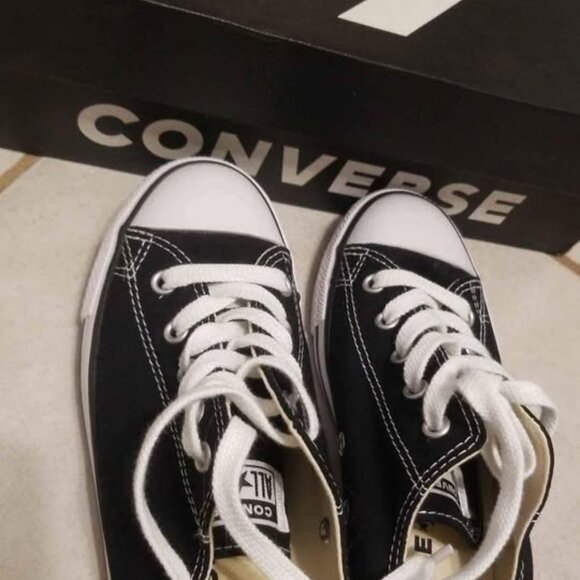 BRAND NEW Converse (Chucks) Black Low Top - Picture 1 of 4